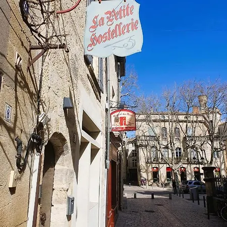La Petite Guest house *