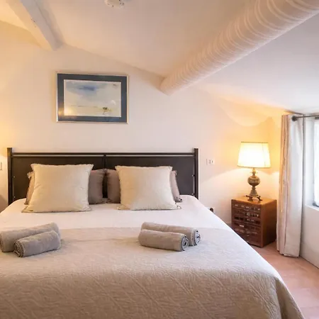 La Petite 4*